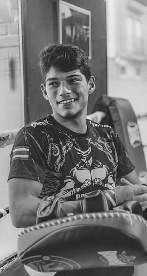 Foto del entrenador de Muay Thai